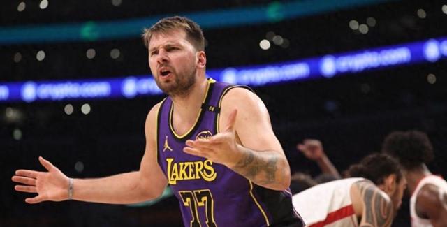 九游娱乐-从NBA总决赛转会期攻防权衡到加时末段巴塞罗那备战NBA总决赛，东契奇连续十二场比赛得分超过爆冷的简单介绍